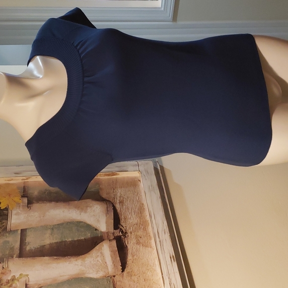 LOFT Sweater - Picture 2 of 11